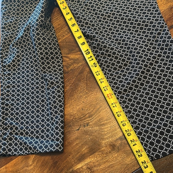 Hilary Radley size 12 capri pants EUC - Picture 3 of 6